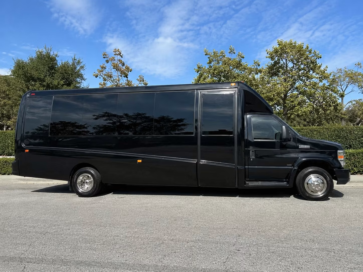 minibus rentals for local rec leagues golf outings and amateur athletic events